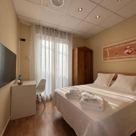 Hotel Restaurante El Colono,位于Gallur的酒店