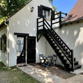 Charmant appartement tout équipé，位于Noisy-sur-École的酒店