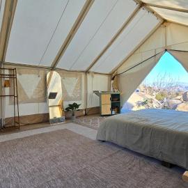 A Cozy Sunrise Glamping Escape with Panoramic View，位于福尔布鲁克的酒店