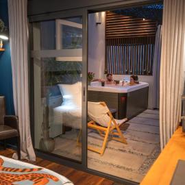 Yanna Lodge, gîte classé 4 étoiles avec Spa couvert entièrement，位于Arrest的酒店