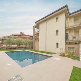 ApartmentsGarda - Residenza Eleonora，位于加尔达的酒店