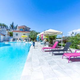 Paco's Resort Holiday Flats，位于盖奥斯的酒店