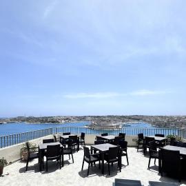 Grand Harbour Hotel