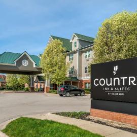 Country Inn & Suites by Radisson, Rossford - Toledo South，位于罗斯福德的酒店