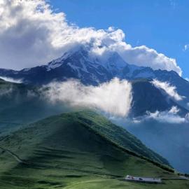 Cottage ELKA gergeti KAZBEGI，位于Gergeti的酒店