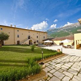 Villa Giovina，位于Pratola Peligna的酒店