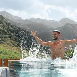 Hotel Klausnerhof - Hintertux，位于图克斯的酒店