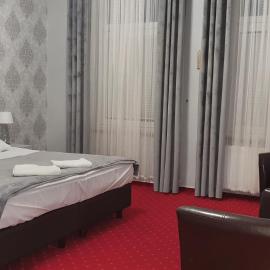 Hotel Nad Rzeczką,位于托伦的酒店