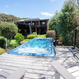 Luxurious soul sanctuary by the surf - Perfect for multiple families coming together，位于莱伊的酒店