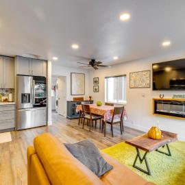 Tillamook Bay Apt Near Marina: Fish, Boat & More!，位于加里波第的酒店