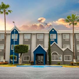 Microtel Inn & Suites by Wyndham Culiacán，位于库利亚坎的酒店