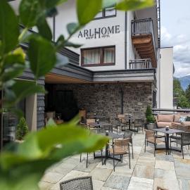 ARLhome - Zuhause am Arlberg，位于圣安东阿尔贝格的酒店
