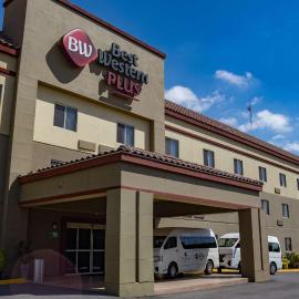 Best Western PLUS Monterrey Airport，位于蒙特雷的酒店
