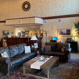 GrandStay Hotel & Suites Becker,位于Becker的酒店