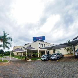 Hotel Graal Inn Uberaba,位于乌贝拉巴的酒店