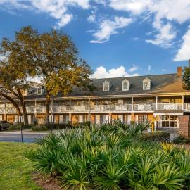 Best Western Plus St. Simons，位于圣西蒙斯岛的酒店