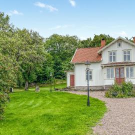 4 Bedroom Stunning Home In Ödeshög，位于Ödeshög的酒店