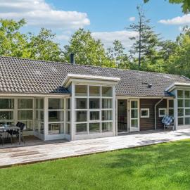 Rubinsøen Skovhuse，位于海斯勒的酒店