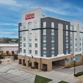 Hilton Garden Inn West Lafayette Wabash Landing,位于拉法叶的酒店
