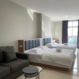 Double Queen Room Formosa Residence by Skyline，位于Jodoh的酒店