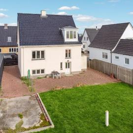 Lovely Home In Thyborøn With Kitchen，位于曲博伦的酒店