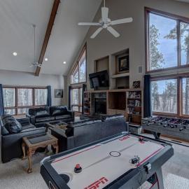 Black Hills Nature Retreat, Centrally Located，位于奇斯顿的酒店