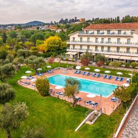 Hotel Villa Paradiso Suite，位于莫尼加的酒店