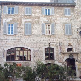 Auberge des Seigneurs，位于旺斯的酒店