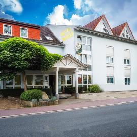 Hotel Sonne,位于巴特洪堡的酒店
