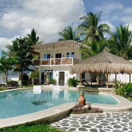 Avila's Horizon Dive Resort Santander，位于桑坦德的酒店