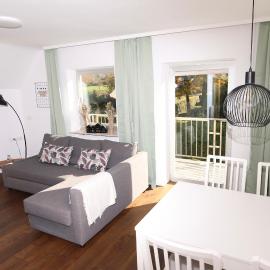 NATURBLICK Apartments 3 Moderne Ferienwohnung mit Balkon，位于Grebenhain的酒店