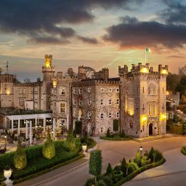 Cabra Castle Hotel，位于金斯考特的酒店
