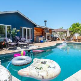 Family Friendly 3bed ,2bath Pool, Hot-tub, Cold Plunge, Sleeps 8，位于圣拉斐尔的酒店