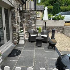 Cosy riverside property，位于Aber-Brân的酒店