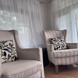 Charming 3 Bedroom Cottage Apartment in a Tudor-Style Home
