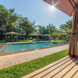 Perry's Bridge Hollow Boutique Hotel，位于雾观的酒店