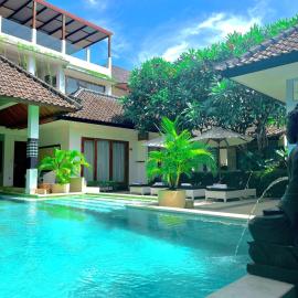 Villa Casablanca Surf Keramas,位于克拉玛斯的酒店