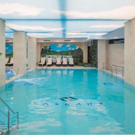 Hotel Cascada BAILE OLANESTI，位于百乐·奥拉内斯蒂的酒店