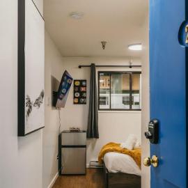 The Dorm Ski-In Ski-Out Studio, Pool and Gym，位于大白山的酒店
