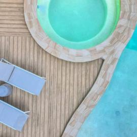 City Views on Pool Level King Bed, FREE parking