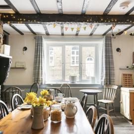 The Royal Oak, Gladestry，位于Gladestry的酒店