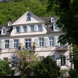 Romantisches Hotel zur Post，位于布罗登巴赫的酒店