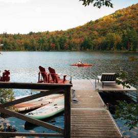 The Owl's Nest - Lakeside peacefulness ski & hiking，位于Austin的酒店