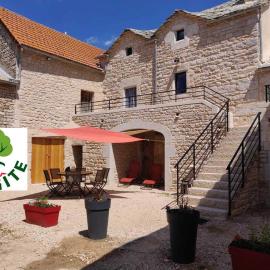 Ecogîte de l'adonis，位于Saint-Bauzile的酒店