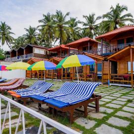 Om Sai Beach Resort，位于阿贡达的酒店
