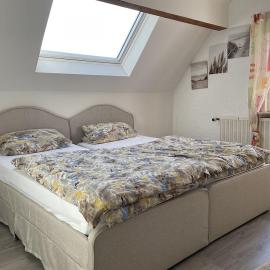 gemütliche Ferienwohnung an der Enz，位于米赫拉克尔的酒店