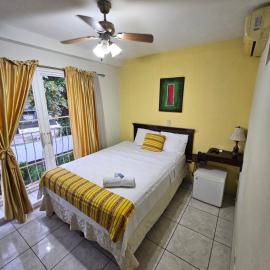 Hotel San Jose Hostal，位于圣萨尔瓦多的酒店