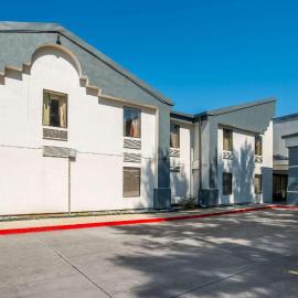 Quality Inn & Suites Lafayette，位于拉斐特的酒店