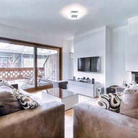 Lodge 6, next to cable car，位于尚佩里的酒店