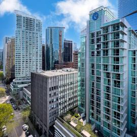 Coast Coal Harbour Vancouver Hotel by APA，位于温哥华的酒店